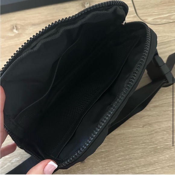 Fashion inspired belt bag - Picture 4 of 4